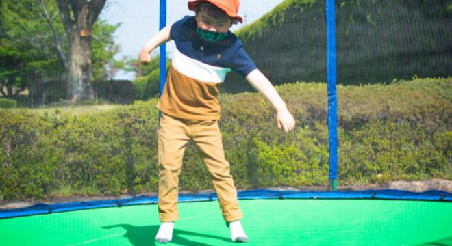 株式会社 イーイーエム